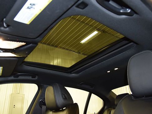 Used 2022 BMW 330i xDrive Sedan w/ Premium Essential Package AWD/4WD image 29