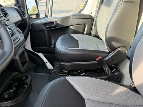 Used 2025 RAM ProMaster 2500 w/ Convenience Group FWD image 23
