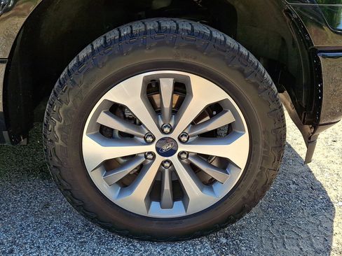 Used 2018 Ford F150 XL w/ Equipment Group 101A Mid AWD/4WD image 9