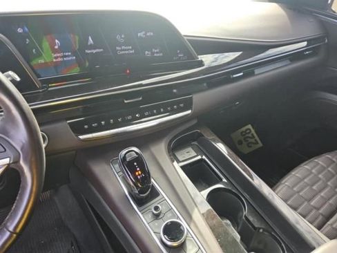 Used 2024 Cadillac Escalade ESV Sport Platinum w/ Heavy-Duty Trailer Package image 4