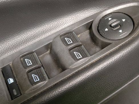 Used 2019 Ford Escape SE image 27