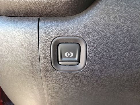 Used 2020 Chevrolet Silverado 1500 Custom w/ Custom Value Package image 26