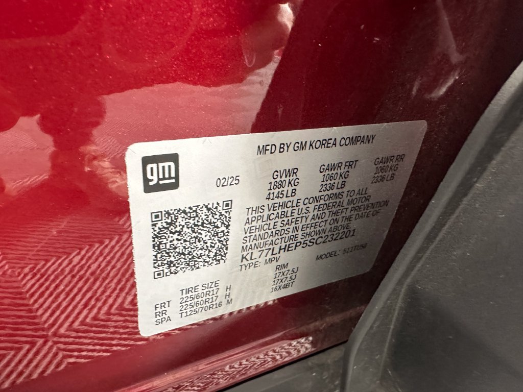 Used 2025 Chevrolet Trax LT w/ LT Convenience Package FWD image 32