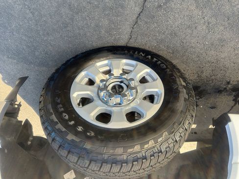 Used 2024 Ford F250 XLT image 5