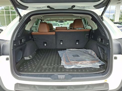 Used 2025 Subaru Outback Touring XT w/ Popular Package #2 AWD/4WD image 28