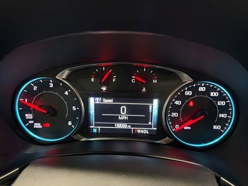 Used 2018 Chevrolet Equinox Premier image 19