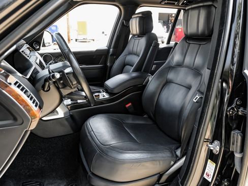 Used 2019 Land Rover Range Rover Supercharged image 40