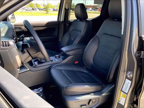 Used 2025 Ford Ranger Lariat w/ Advanced Towing Package AWD/4WD image 23