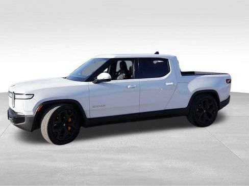 Used 2022 Rivian R1T Adventure image 10