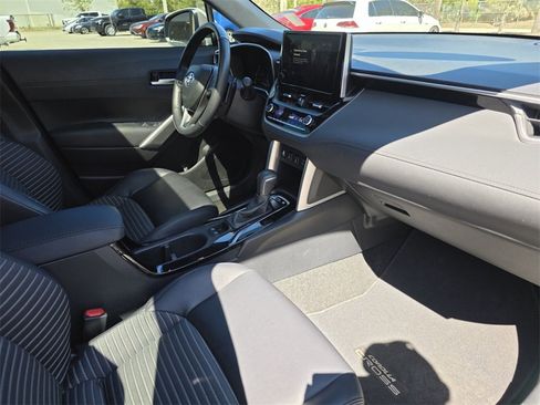 Used 2023 Toyota Corolla Cross SE w/ Convenience Package image 13