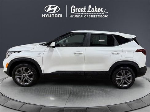 Used 2023 Kia Seltos LX image 2