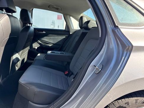 Used 2025 Volkswagen Jetta SE FWD image 10