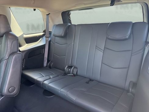 Used 2018 Cadillac Escalade Premium Luxury AWD/4WD image 14