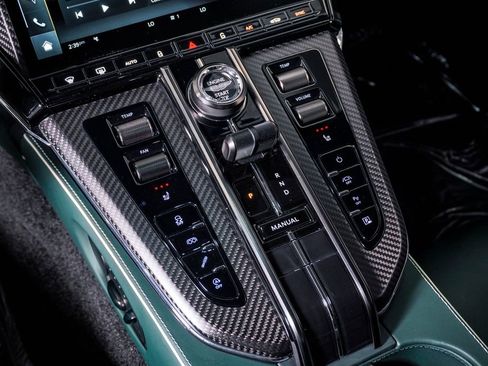 Used 2025 Aston Martin V8 Vantage Roadster RWD image 30