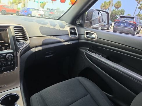 Used 2015 Jeep Grand Cherokee Laredo w/ Quick Order Package 23E AWD/4WD image 11