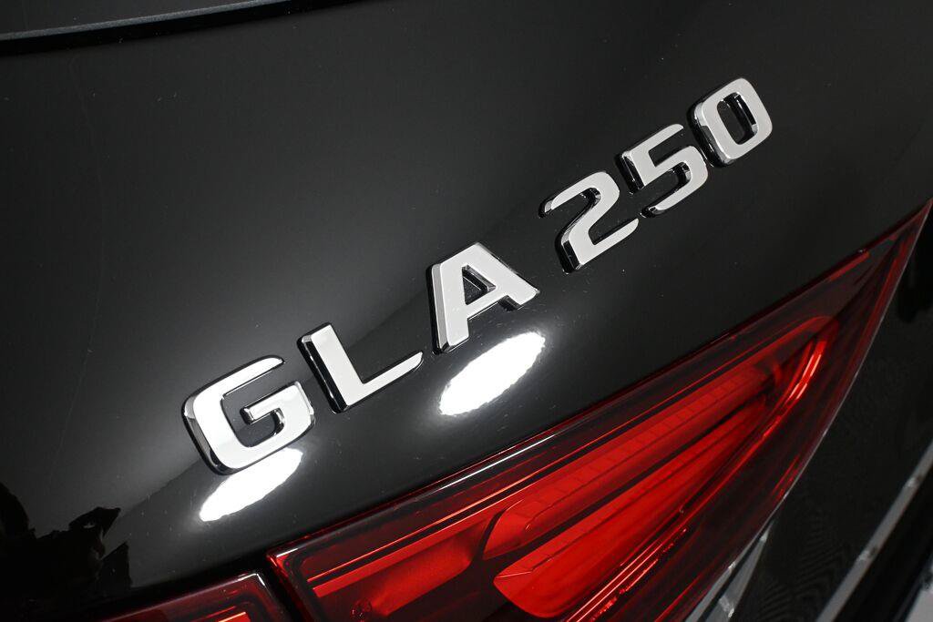Certified 2026 Mercedes-Benz GLA 250 4MATIC image 27