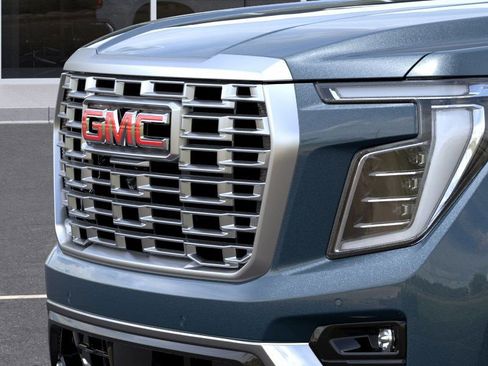 New 2026 GMC Yukon Denali w/ Sun & Power Step Package image 13