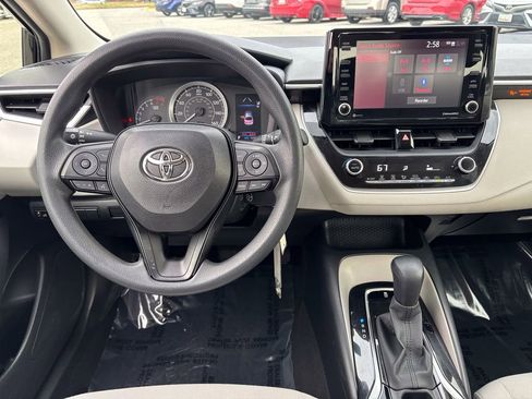 Used 2022 Toyota Corolla LE image 18