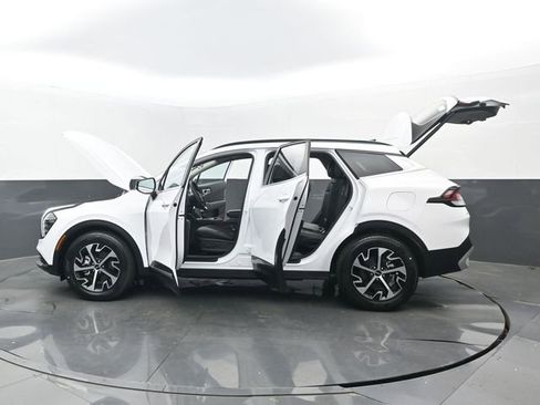 Used 2025 Kia Sportage EX w/ Premium Package FWD image 32