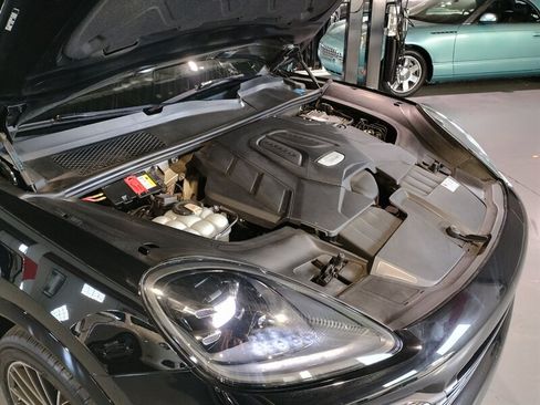 Used 2019 Porsche Cayenne AWD/4WD image 42