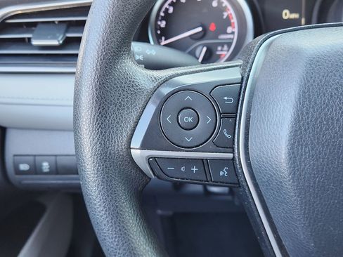 Used 2022 Toyota Camry LE image 32