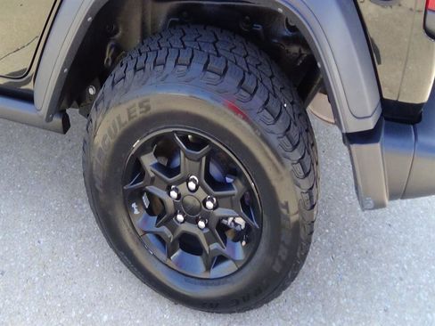 Used 2023 Jeep Wrangler Unlimited Sahara image 9