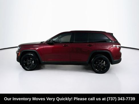 Used 2023 Jeep Grand Cherokee Altitude RWD image 4
