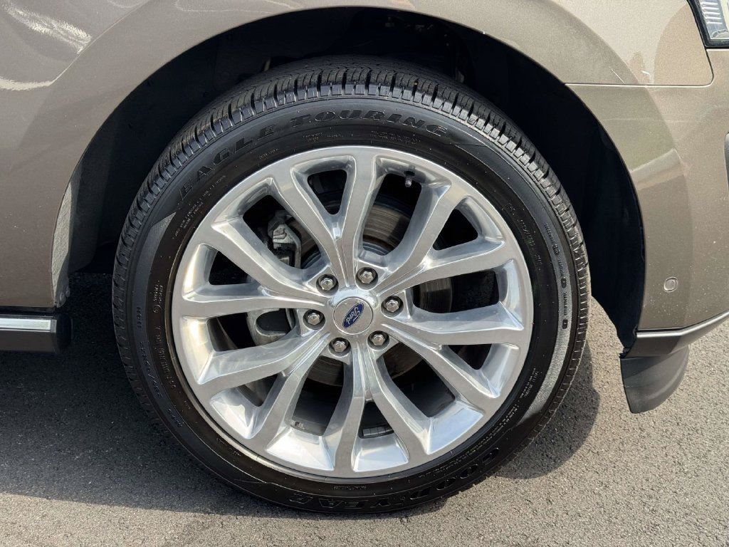 Used 2018 Ford Expedition Limited w/ Equipment Group 302A AWD/4WD image 28