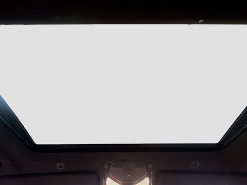 Used 2023 BMW 530e w/ Premium Package image 17