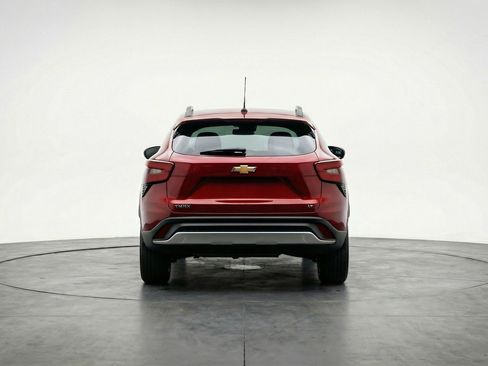 Used 2025 Chevrolet Trax LT w/ LT Convenience Package image 7