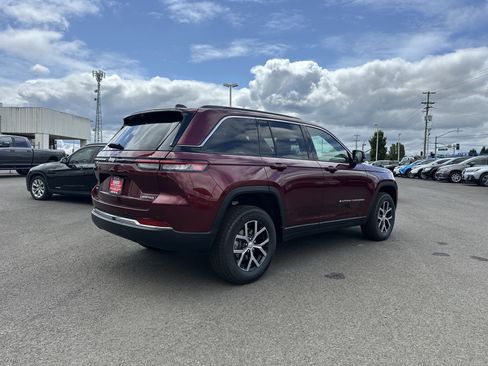 New 2025 Jeep Grand Cherokee Limited w/ Luxury Tech Group II AWD/4WD image 6