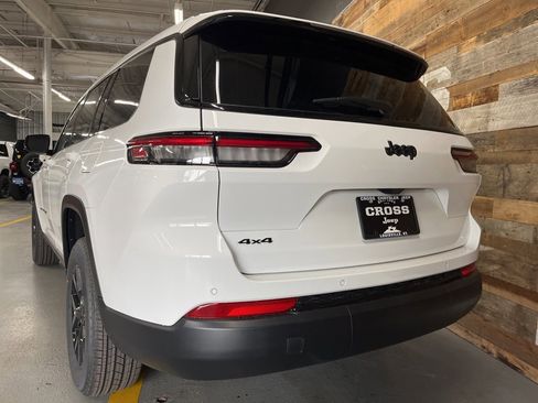 New 2025 Jeep Grand Cherokee L Altitude image 21