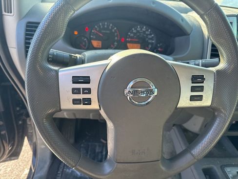 Used 2017 Nissan Frontier SV image 12