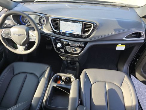 New 2026 Chrysler Pacifica Select image 27