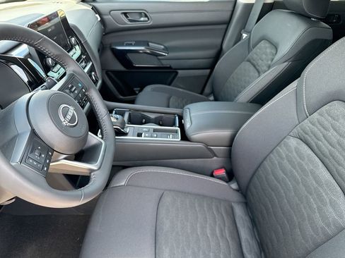 New 2025 Nissan Pathfinder SV image 22