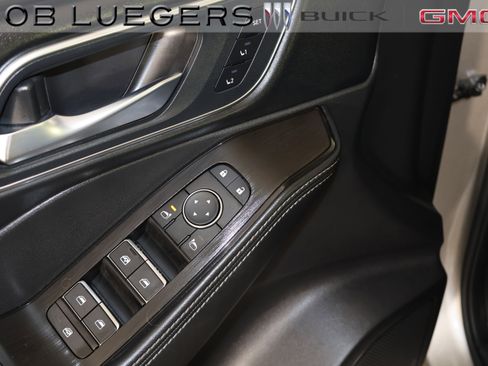 Used 2025 Nissan Rogue Platinum image 7