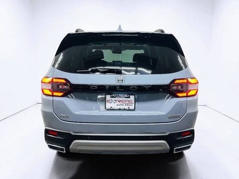 Used 2023 Honda Pilot Touring image 7