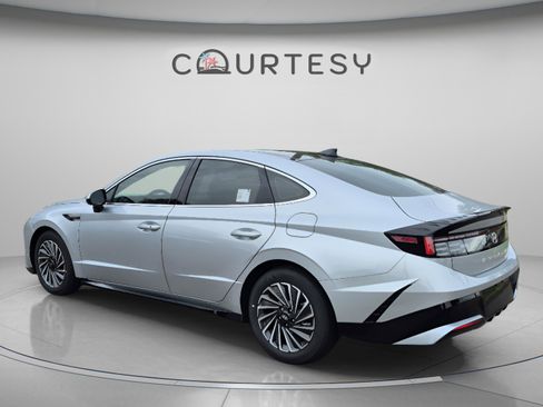 New 2026 Hyundai Sonata SEL FWD image 3
