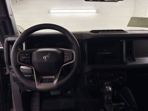 New 2026 Ford Bronco Badlands image 8