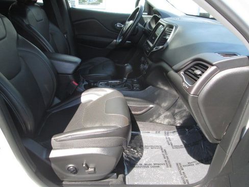 Used 2021 Jeep Cherokee Latitude Lux w/ Comfort/Convenience Group image 12