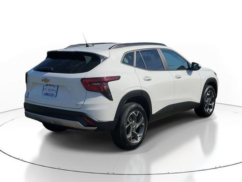 Certified 2024 Chevrolet Trax LT w/ Driver Confidence Package FWD image 4