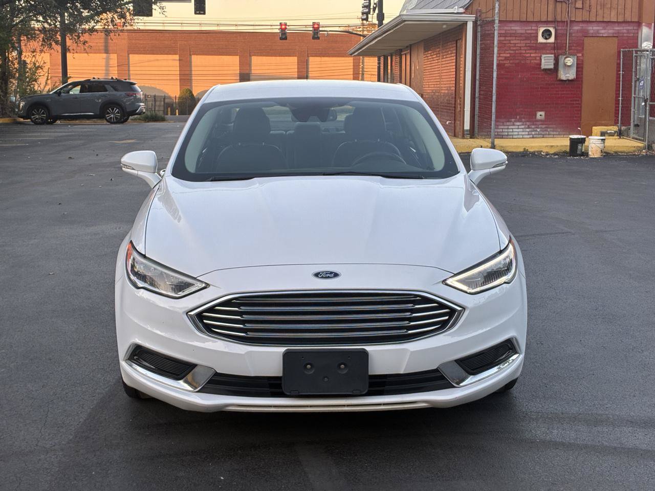 Used 2018 Ford Fusion SE w/ Equipment Group 602A FWD image 3