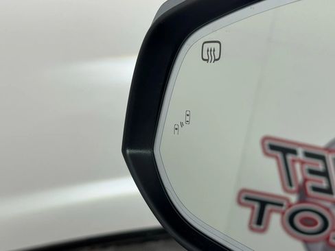 Used 2024 Toyota Sienna Platinum image 43