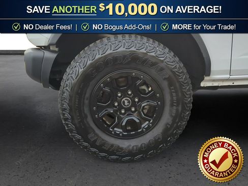 Used 2023 Ford Bronco Wildtrak image 13