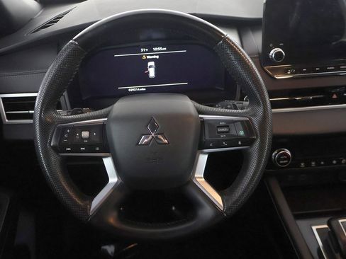 Used 2023 Mitsubishi Outlander SE Black Edition image 38