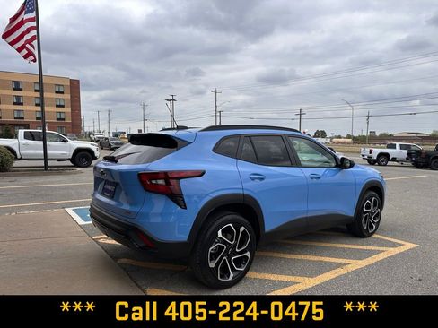 Used 2024 Chevrolet Trax RS w/ Sunroof Package image 10