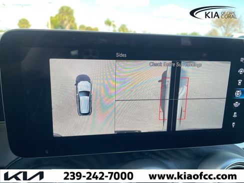 Used 2022 Mercedes-Benz GLC 300 4MATIC image 23