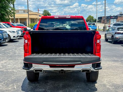 Used 2022 Chevrolet Silverado 1500 LT AWD/4WD image 40