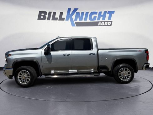 Used 2024 Chevrolet Silverado 2500 LTZ w/ LTZ Convenience Package AWD/4WD image 2