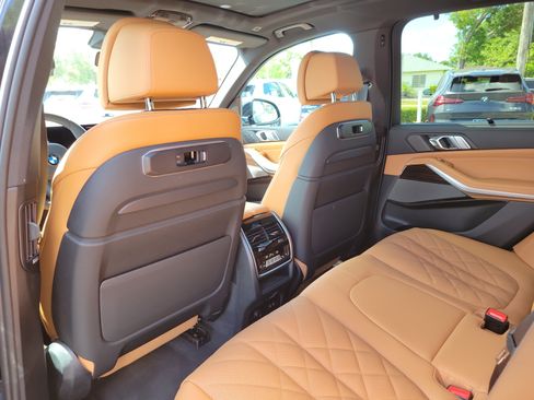 New 2026 BMW X5 xDrive40i w/ Executive Package AWD/4WD image 9